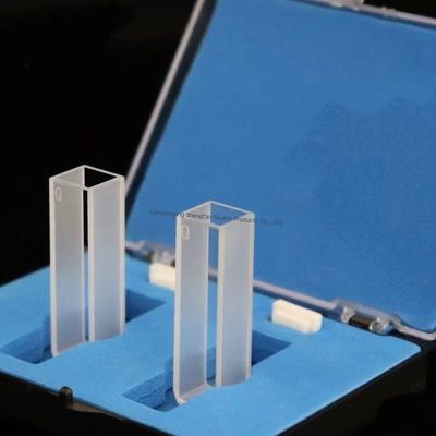 В спектрометрах и спектрофотометрах используются коррозионностойкие и высокопрозрачные кварцевые куветы