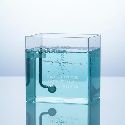 Кварцевая стеклянная пластина с высокой пропускающей способностью и коррозионной стойкостью для использования в высокотемпературных лабораториях